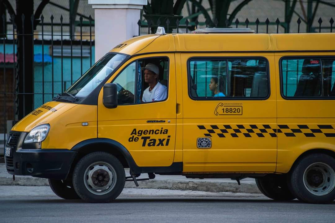 E_RdgzDavila's tweet image. Cuando a inicios de 2019 se pusieron en funcionamiento casi 400 microbuses marca Gazzelles provenientes de la Federación Rusa, no imaginábamos todo lo que vendría después. 

Trabajábamos para que otras provincias también tuvieran igual posibilidad. Otra fue la historia.

#Cuba