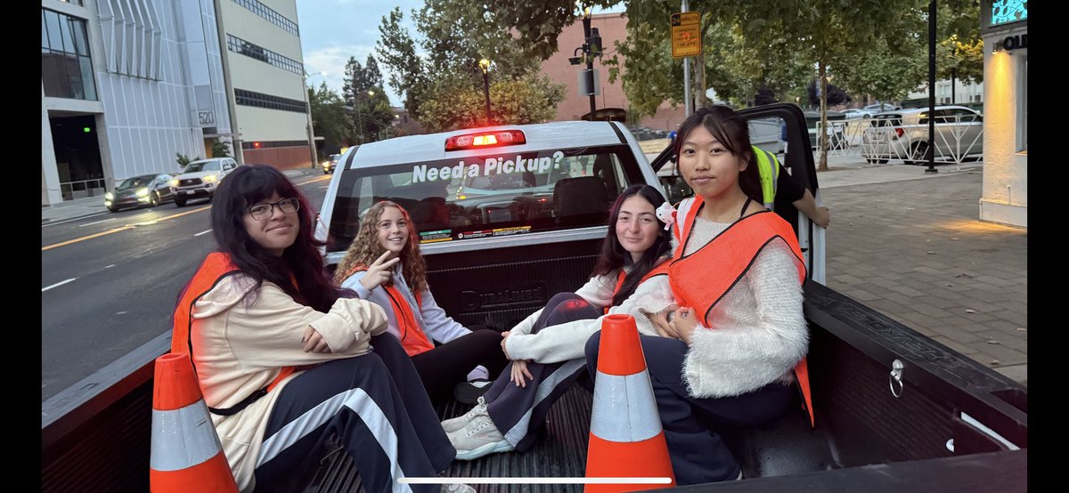 SRLadyPanthers's tweet photo. On and off the court working to build community and culture! 
Thank You Santa Rosa Marathon 🏃‍♀️ for inviting us back another year. 
We had a blast!
#SRgirlsbasketball https://t.co/9HhWPxq4K6