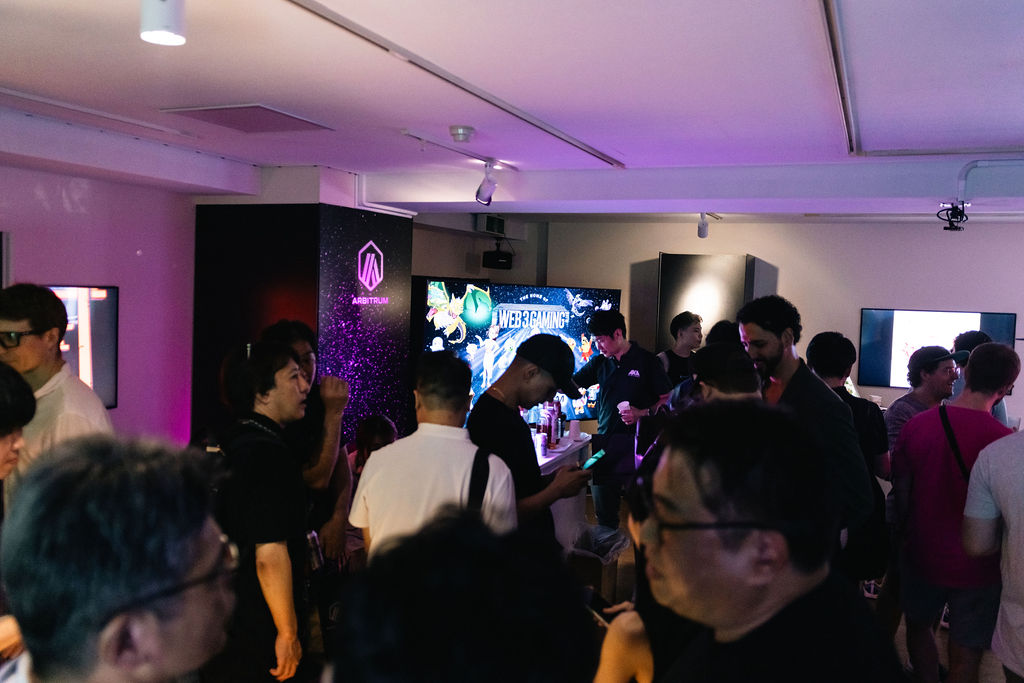 Arbitrum_jpn's tweet photo. 昨日のイベントは、皆さんのおかげで本当に素晴らしい夜になりました。
特に、@NoxGallery と @PacificMeta の皆様には、最高のイベントにするためにご協力いただき、心から感謝しています。 🙇♂️
#ArbitrumNight と #RoadToWebX のハッシュタグを付けてイベントの写真をシェアしてくれた方の中から、特別なArbitrumグッズをプレゼントしますので、ぜひ皆さんの写真を投稿してください!
これからも #webx2024 が始まるので、 Web XのブースB15でお会いできるのを楽しみにしています。ぜひお立ち寄りいただき、限定グッズを手に入れてください!
#gaming #NFT