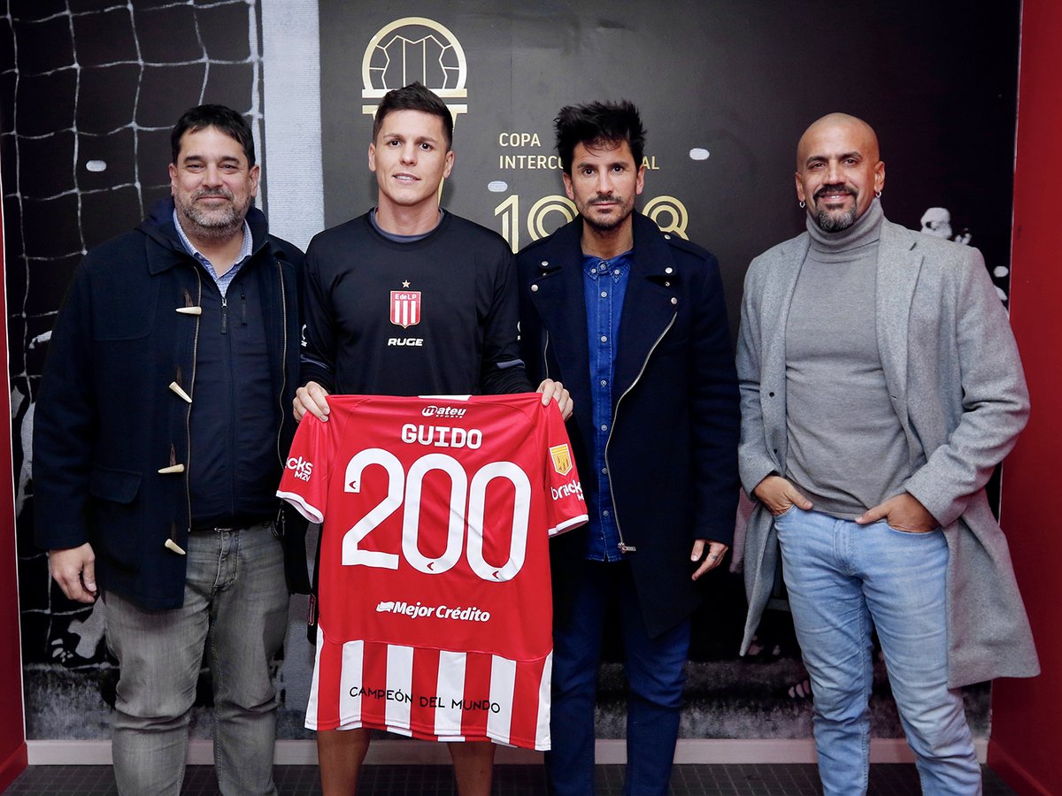 2️⃣0️⃣0️⃣ partidos de 𝗚𝘂𝗶𝗱𝗼 𝗖𝗮𝗿𝗿𝗶𝗹𝗹𝗼 con nuestra camiseta. ¡Vamos por más, goleador! 💪