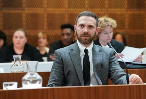 MattDAngeloFans's tweet photo. Spoiler photos for Dean's trial scenes which starts on September 2!! #EastEnders

Photos from Digital Spy and Metro https://t.co/UyOK3apOgO
