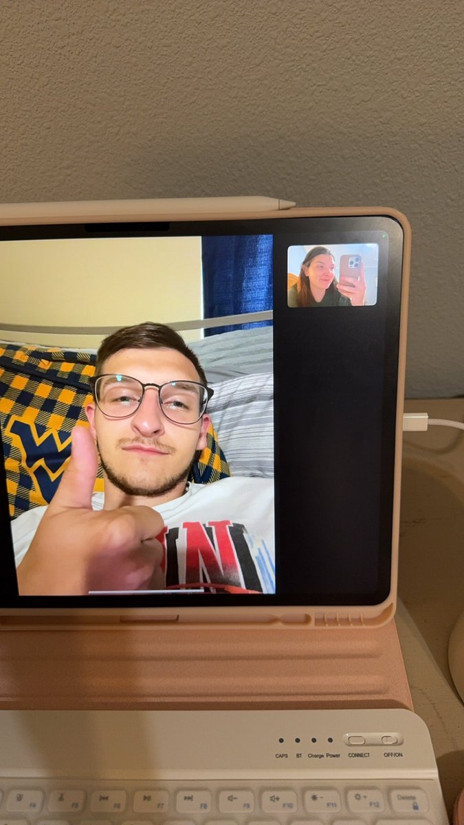Maddy_longLegss's tweet photo. When I’m sad I just FaceTime my brother and he makes it better https://t.co/Tx80BrETth