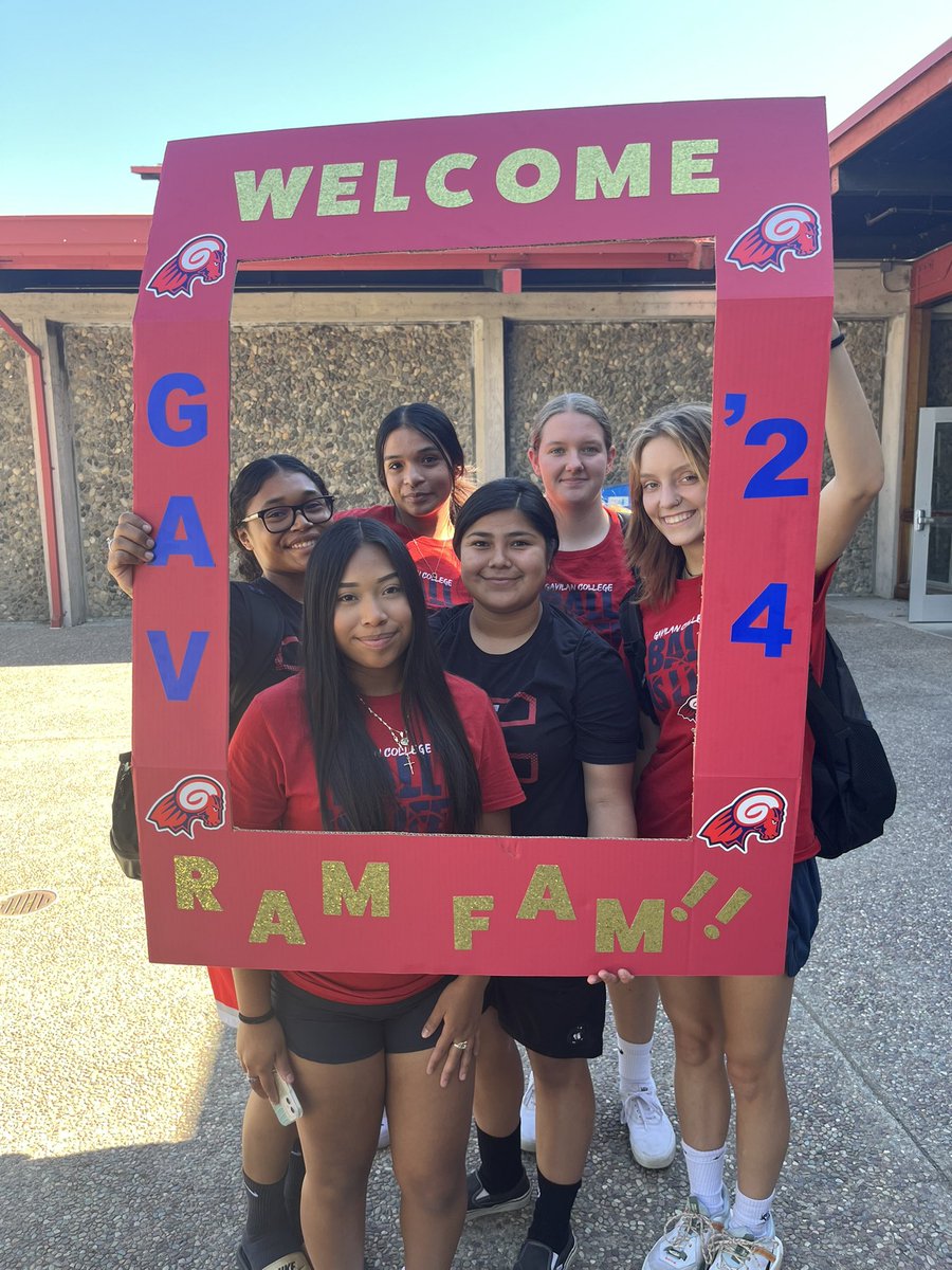 GavilanSports's tweet image. THE RAMS ARE BACK!!

#letsgorams #classisbackinsession