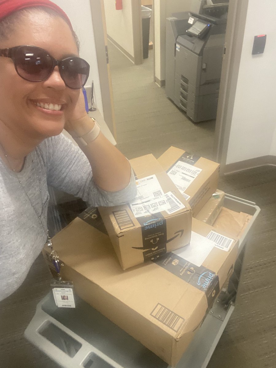 ReadWithRosey's tweet photo. @DonorsChoose and all the donors who matched donations! Thank you, thank you, thank you! 💙📖💙📖🙏🏼🙏🏼🙏🏼 https://t.co/CUvZoVfY76