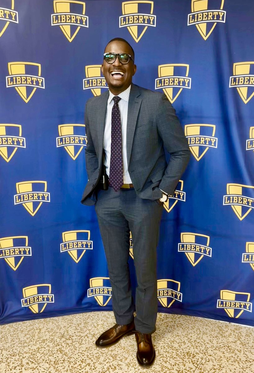 Dwight Freeman (@principal_free) on Twitter photo That first day principal joy! Today, I started my 5th year as the principal of Liberty Elementary!
I’ll be wearing this smile all year! <a href="/BaltCitySchools/">Baltimore City Public Schools</a> today was AWESOME!
Peace, Love, & LIBERTY 💛💙 That first day principal joy! Today, I started my 5th year as the principal of Liberty Elementary!
I’ll be wearing this smile all year! <a href="/BaltCitySchools/">Baltimore City Public Schools</a> today was AWESOME!
Peace, Love, & LIBERTY 💛💙