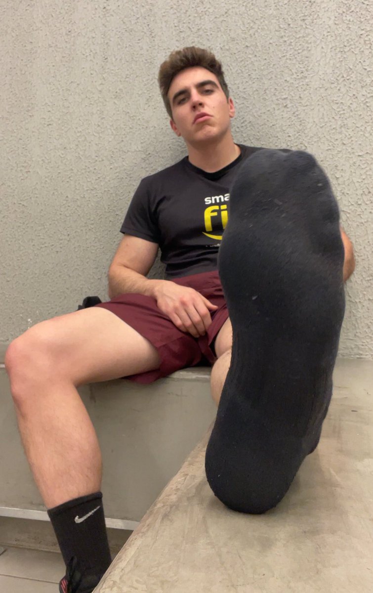 Victor_Punish's tweet photo. Com meia ou sem?
with or without socks? https://t.co/lQs49ceQKM