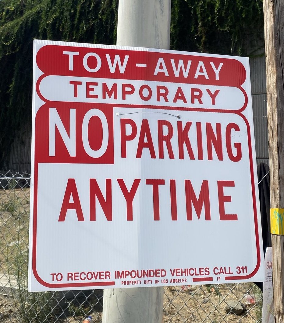 Todays major sweep in WLA <a href="/CD5LosAngeles/">Councilwoman Katy Yaroslavsky</a> has now been described as a traumatic post Grants Pass shtshow without real housing to offer <a href="/MayorOfLA/">Mayor Karen Bass</a> <a href="/LAHomeless/">LA Homeless Services Authority</a> <a href="/LindseyPHorvath/">Lindsey P. Horvath</a> 
It was a pretty big unhoused + vehicle housed community in a mostly industrial area next to the 405 fwy