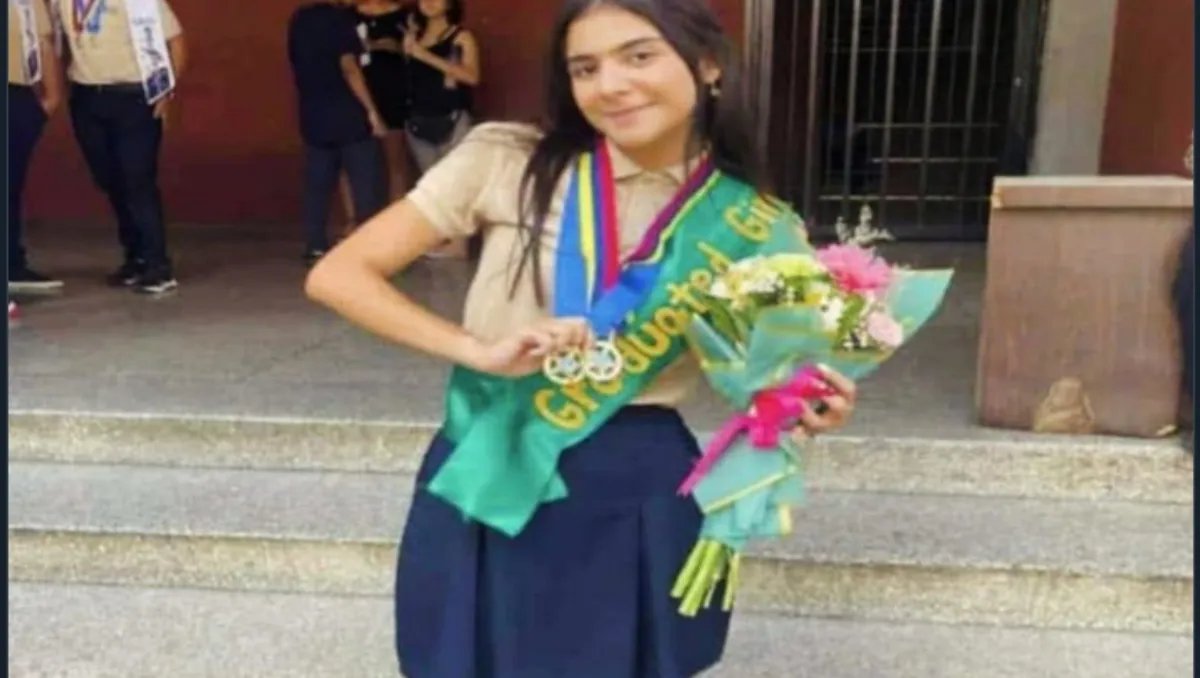 EVTVMiami's tweet photo. #EsNoticia🇻🇪 Adolescente recluída en Carupano se encuentra en estado delicado de salud.

📌Lauriannys Valentina Cedeño Farías, de 17 años, sufrió un colapso nervioso con daños cerebrales tras ser detenida el 14 de agosto por enviar un mensaje de WhatsApp criticando los resultados del 28 de julio.

📸Foto: Cortesía
📲Más en https://t.co/PiKoItRyfO