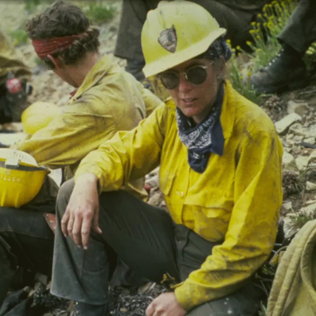 FireAviationNPS's tweet photo. Happy #WomensEqualityDay! Thank you to the women who paved the way and to the women who continue to excel in the field of fire and aviation! We are all better when we work together. #NPSFire #NPSAviation #WomenInFire #WomenInAviation
https://t.co/0dUFqi3bnW https://t.co/PjyAtAUOvA