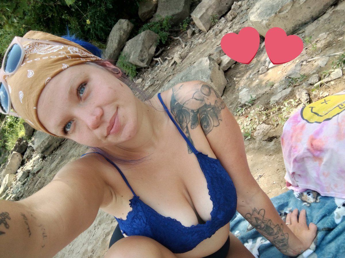 stayspicy666's tweet photo. #river #fishing #tittys #blueeyes #riverfishin #riverrat #cincinati https://t.co/yF9f9xevwA