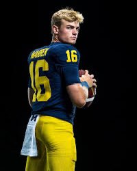 BBsBigHouse1's tweet photo. Davis Warren about to begin his Stetson Bennett arc. https://t.co/1GMei1tlEi