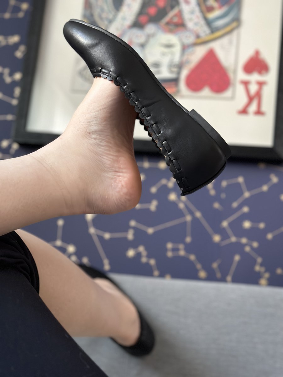 HDmistressHaley's tweet photo. See that KING on the wall? You're just a joker. Do your job and make me laugh at how pathetic you are. Start sending.

finsub findom findomaddict feetlover subswanted whalesub shoeworship goddess humanatm luxurydomme cashslave cashcow https://t.co/7U5eTljZAE