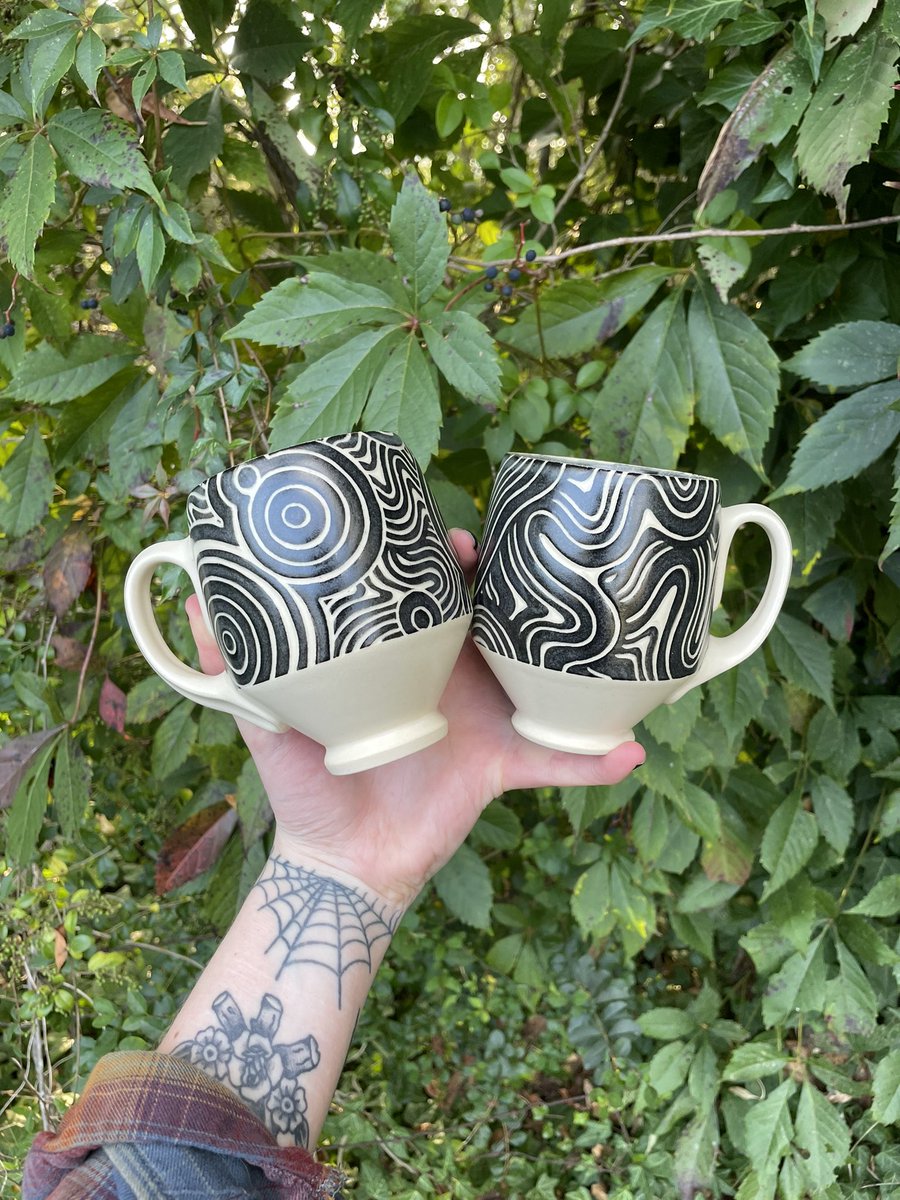 _escript's tweet image. small shop update coming tomorrow at 7 PM EST!! 🖤✨