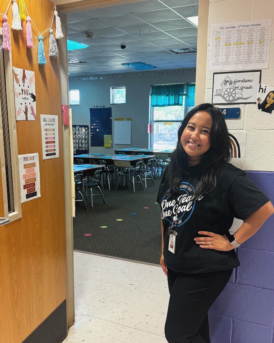 mrs_gordiano's tweet photo. We loved welcoming our students and families during meet the teacher! This second grade team is ready to rock it out this school year π #oneteamonegoal #secondgradefun @Yates_Mill @ReneAlfordAP @MsHarrisYMES @Ms_CatDean @MrsRash2nd @MrsWatts2nd https://t.co/eVQ86aJ30L