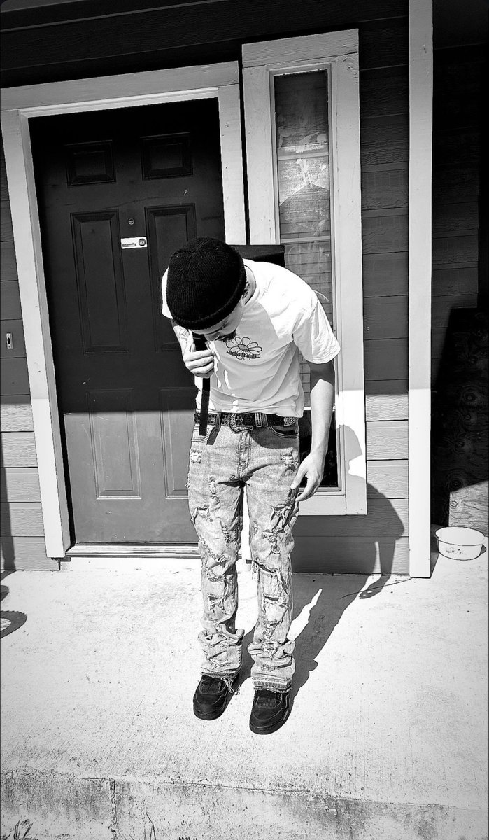 yoboidaro's tweet image. first day of school fit

#junioryear #pvamu26