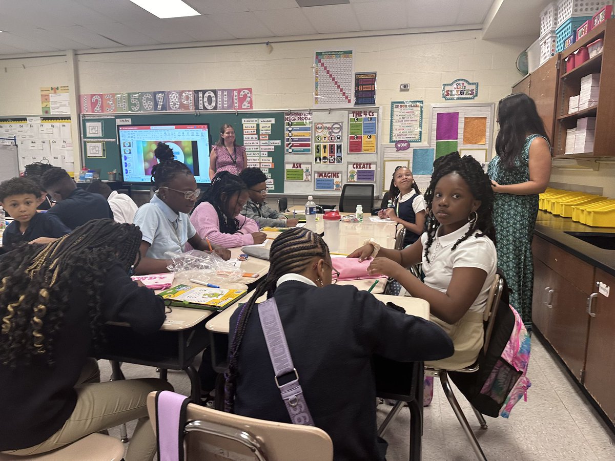 Winfield_BCPS's tweet photo. Day 1 is in the books!!! Nothing beats the energy of the first day of school! Our students came in with enthusiasm, singing, and smiles; ready to learn, grow and #GoForTheGOLD!💙🌟🥇

Here's to an amazing year ahead filled with joy and success! @DanaBisker @JocelynAHodge https://t.co/qDa0hTzHzW