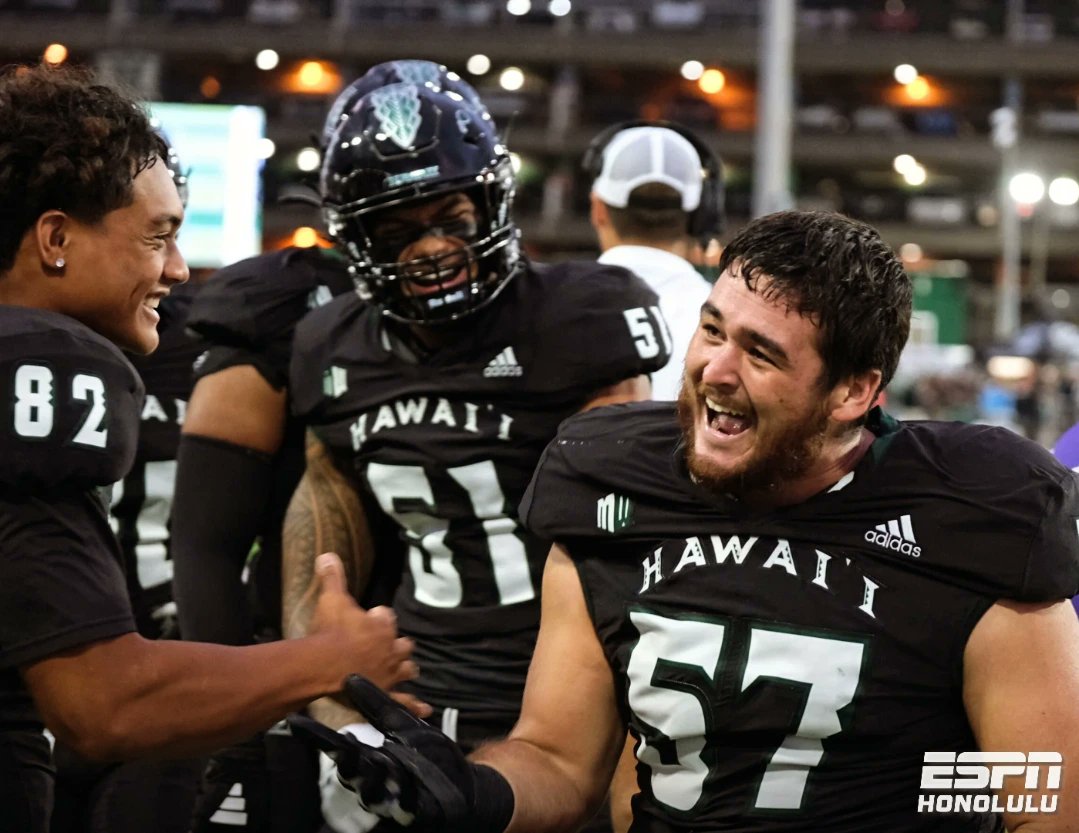 First "game 1" win of the Timmy Chang era! 🤙🏽🌈🏈