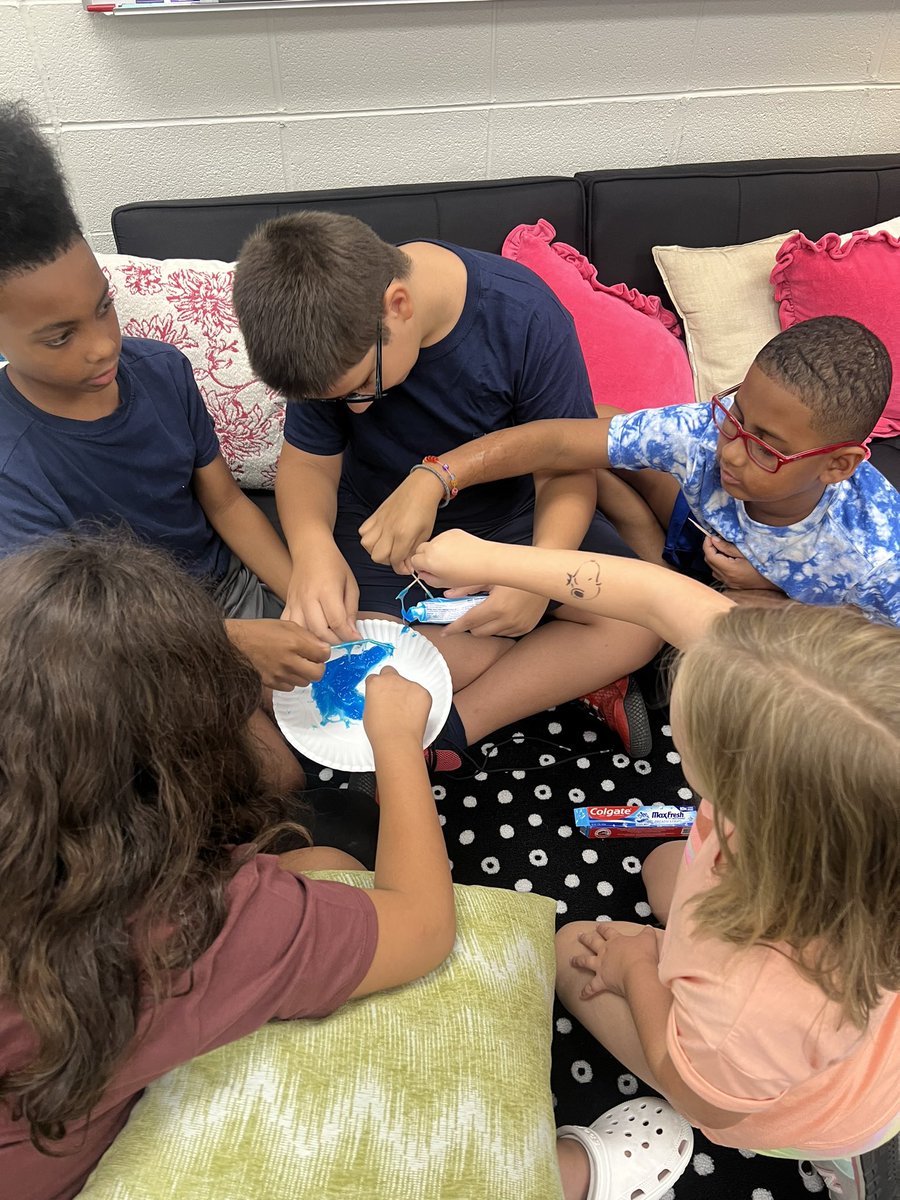 Today’s community builder consisted of toothpaste, toothpicks, and critical convos! Words can be compared to toothpaste, once something negative is said it can’t be taken back, similarly to how toothpaste can’t be put back into its original tube. Words are POWERFUL! #BeEvergreen