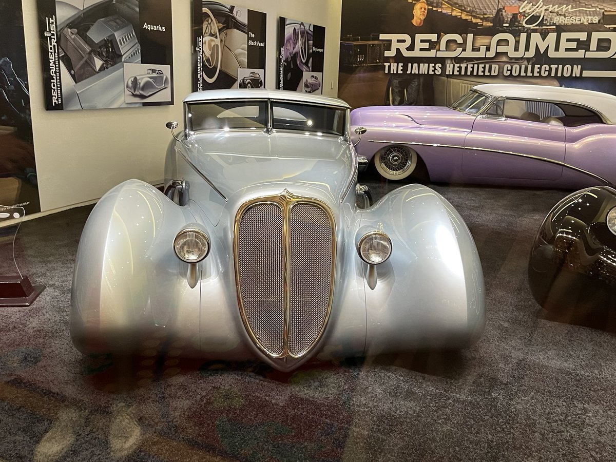 Marco35117419's tweet image. @PapaHetlive @papahetfield81 #Metallica                                                  Does he drive these things or just sit n admire them!?! 😍 #TheWynn #LasVegas