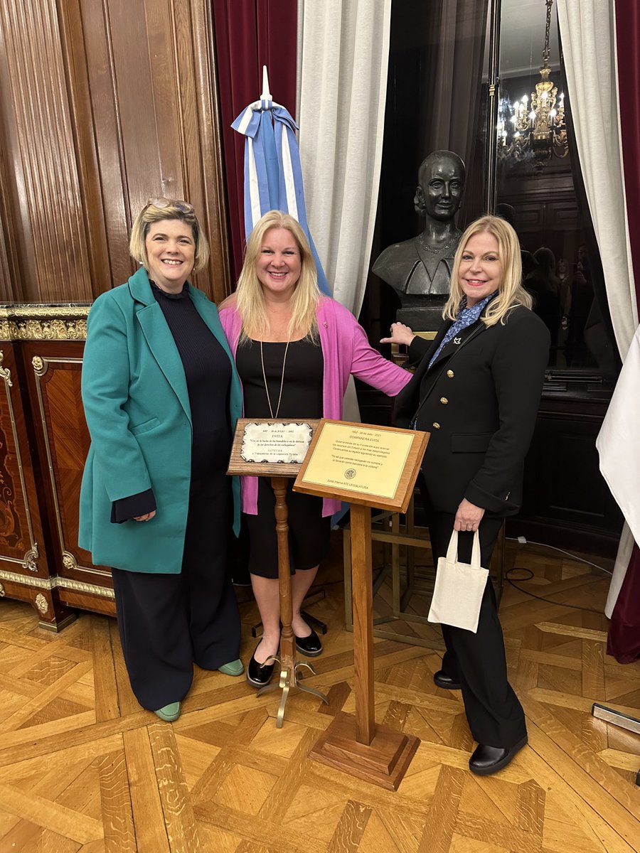 ILC President Margaret Gillis ⁦<a href="/gillismaggie/">Margaret Gillis</a>⁩ with @CanAge CEO ⁦<a href="/ltamblynwatts/">Laura Tamblyn Watts</a>⁩ and Dr. Luz Melon ⁦<a href="/mluzmelon/">M L M</a>⁩ in the Evita Peron Room at the Buenos Aires Legislature.World Congress of Adult Support and Care.