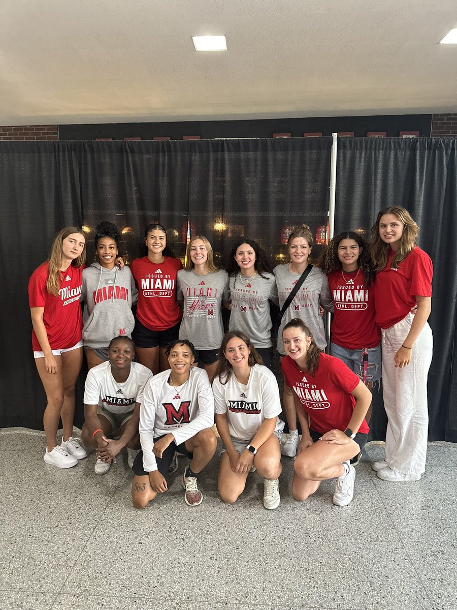 MiamiOH_WBB's tweet photo. First day of classes and the student athlete welcome back event was a success!🤩✅

#RiseUpRedHawks https://t.co/fALQVzffTU
