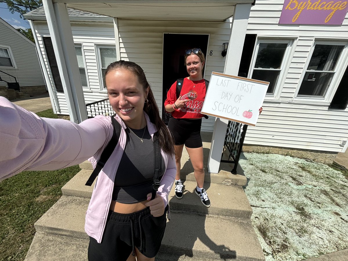MiamiOH_WBB's tweet photo. First day of classes and the student athlete welcome back event was a success!🤩✅

#RiseUpRedHawks https://t.co/fALQVzffTU
