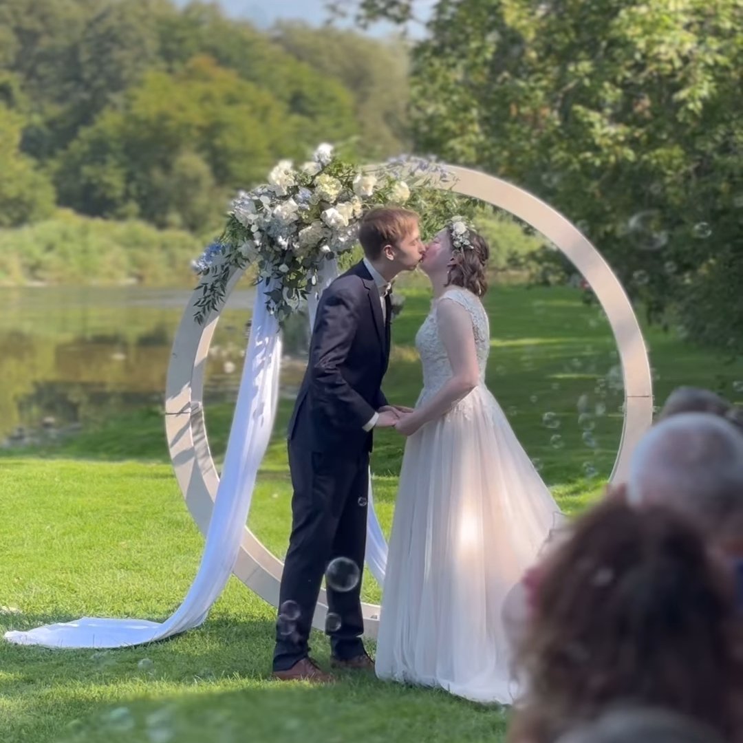 MolGoatKirby tweet media