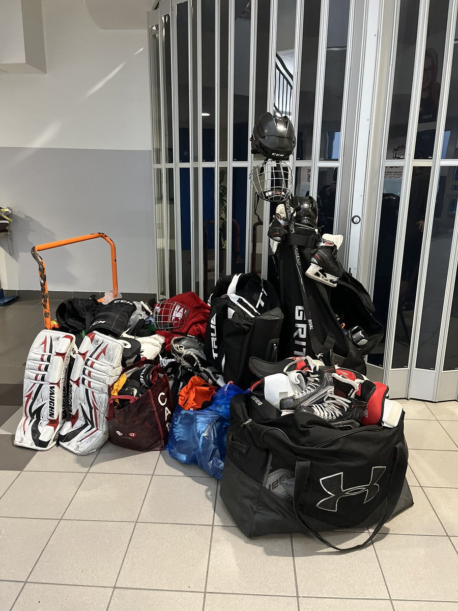 Thank you to everyone for making our first hockey gear donation drive a success. 
Gear sale will be September 2nd at SMC in the multi purpose room from 6pm-8pm. Items will be priced $5.00-$10.00 with all proceeds going to Hockey Fights Cancer.