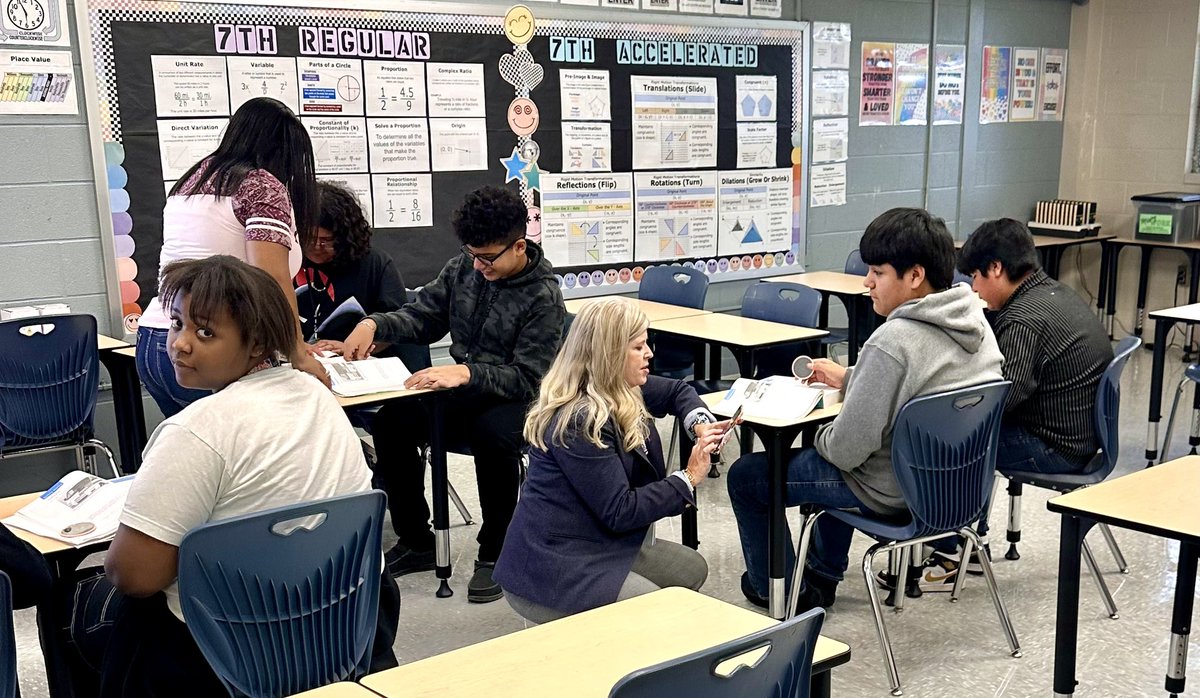 drgoffney's tweet image. I love middle school. We all know #middleschoolmatters and @Drew_AISD is primed for excellence! Positive culture, great teaching and focused engagement makes a strong #aldineimpact