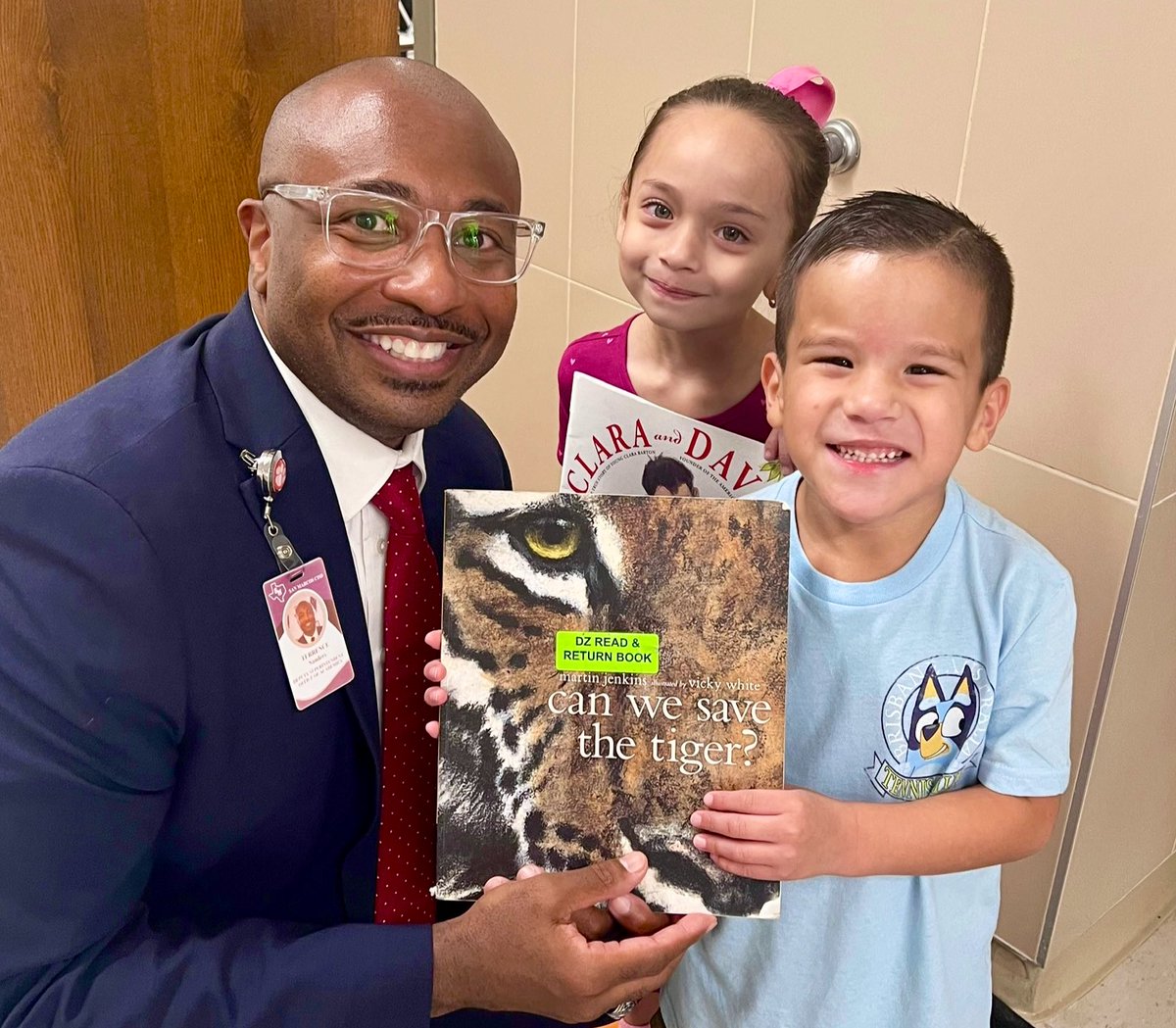 Nicole Recio (@mrs_recio) on Twitter photo You see those smiles! <a href="/SanMarcosCISD/">San Marcos CISD</a> Deputy Supt Dr. Sanders stopped by <a href="/DeZavalaSMCISD/">De Zavala Elementary</a> as students were returning from checking out library books and wouldn’t you know he would somehow find a student who has a book about tigers! <a href="/_TMSanders/">Terrence M. Sanders, Ed.D.</a> You see those smiles! <a href="/SanMarcosCISD/">San Marcos CISD</a> Deputy Supt Dr. Sanders stopped by <a href="/DeZavalaSMCISD/">De Zavala Elementary</a> as students were returning from checking out library books and wouldn’t you know he would somehow find a student who has a book about tigers! <a href="/_TMSanders/">Terrence M. Sanders, Ed.D.</a>