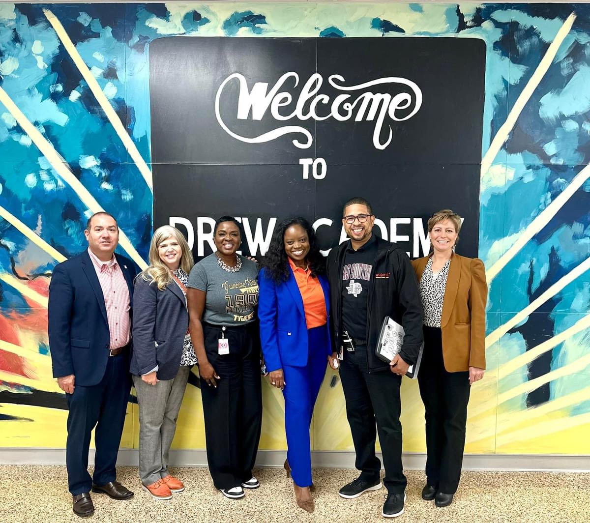 Sheilaonthego's tweet image. Campus visit at Drew Academy
#AldineImpact