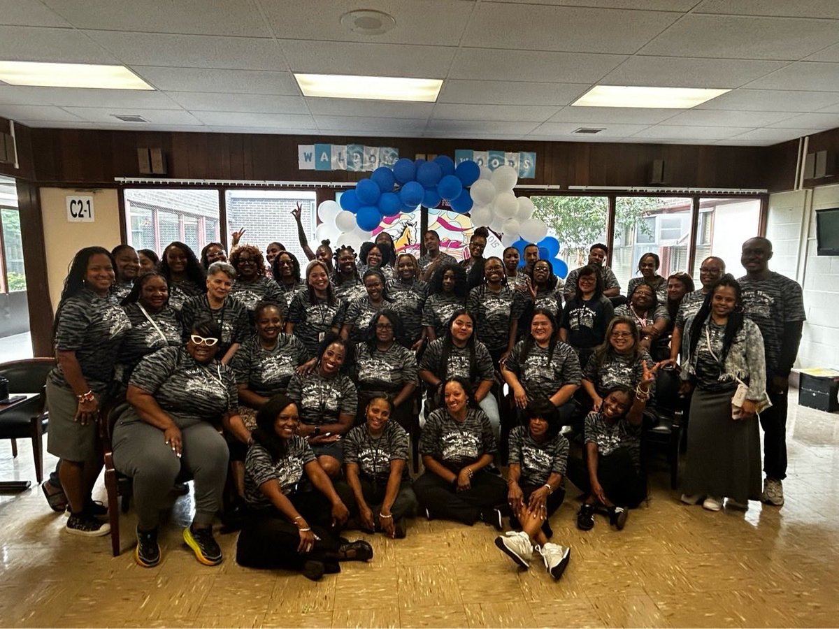 Great teams are run by Great Principals. Waldon Woods had a great first day of school. Look at all the smiles. 🤗🤗🤗
