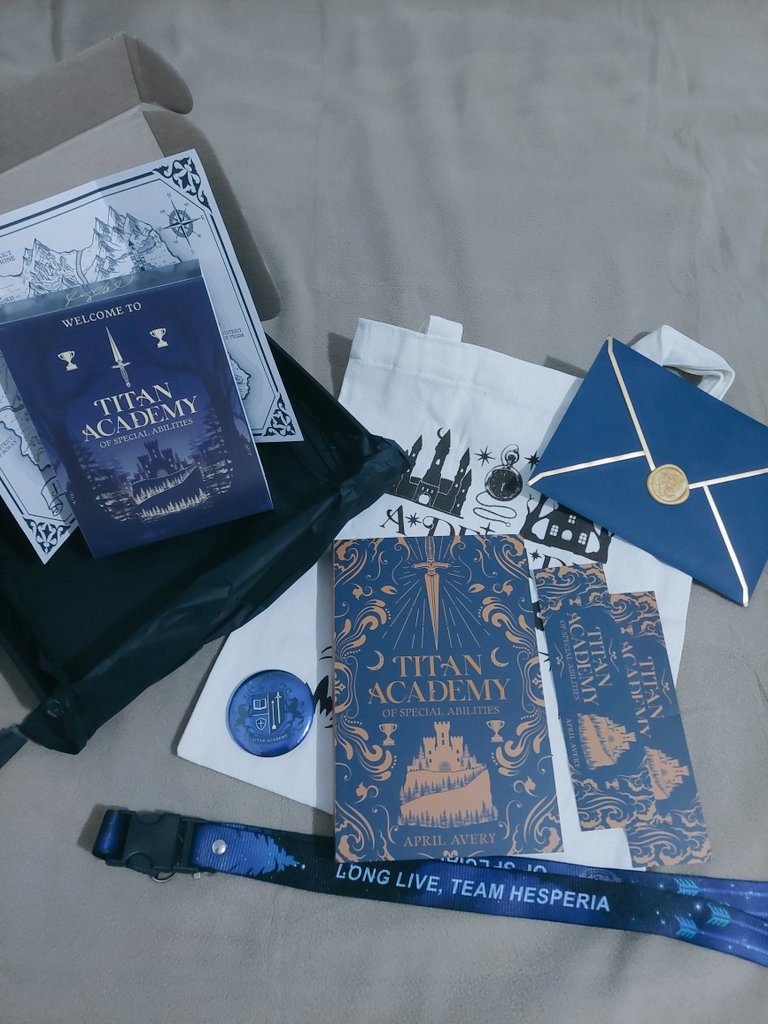 imsolicious's tweet photo. Where reality ends, fantasy begins🧚♀️✨
the care package was such a surreal moment when receiving them! Thank you for this ate, @breatheapril
and to the team ❤️💙💚
#MagicIsHere
#CharmAcademySchoolofMagic
#TitanAcademyofSpecialAbilities
#MirrenAcademyofSpells
#ADecadeofMagic https://t.co/QqcxqwJKYg