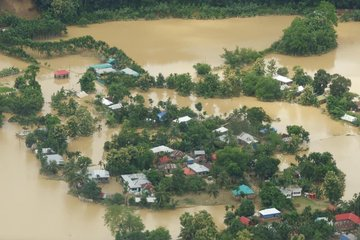 DDNewslive's tweet photo. Relief operations continue in flood-affected areas in #Tripura 

The state government has estimated the damage caused to roads, bridges, and culverts due to floods at Rs 1,825 crore.

#tripuraflood https://t.co/xUc7orBjNV