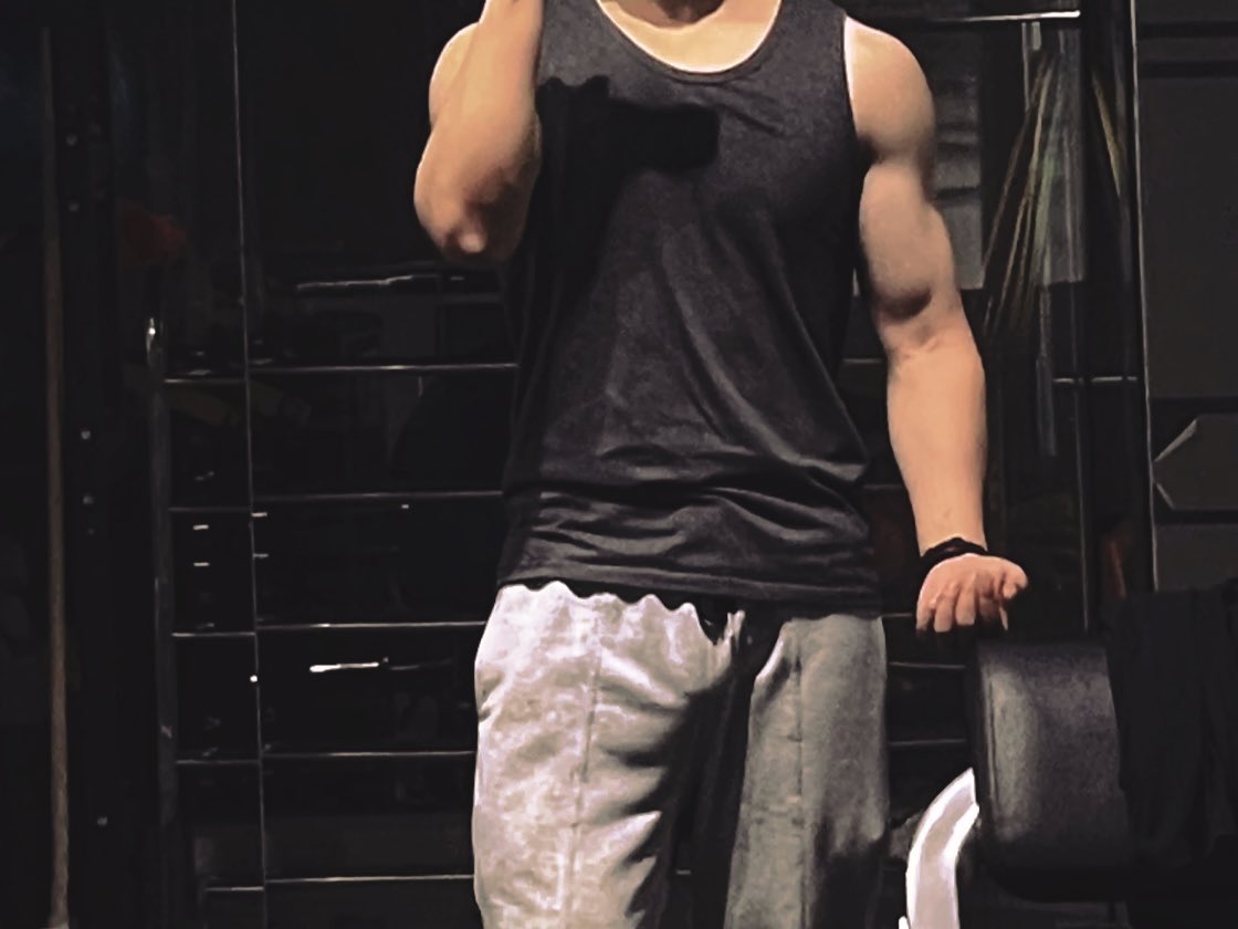 #男妈妈 #脂包肌 #爹咪 #肌肉 #男菩萨