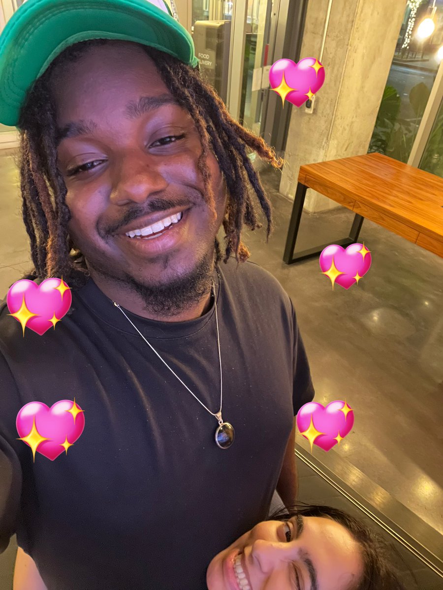 ayeneecole's tweet photo. this is an interesting angle but i love my boyfriend just had to share https://t.co/beNqG4qRUe