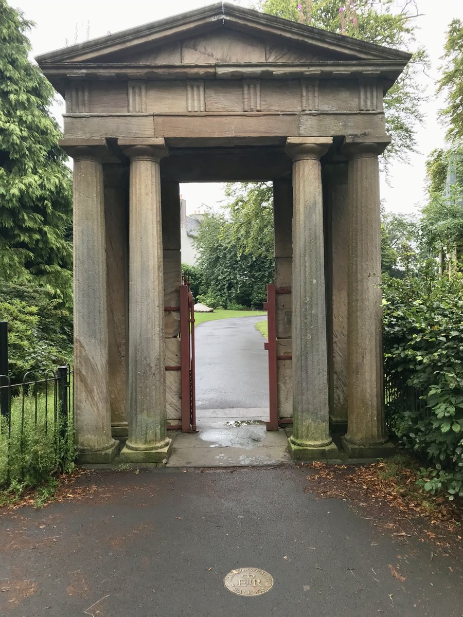 Hola <a href="/vitastudent/">@vitastudent</a> 👋😀! Just saying but did you know that #Glasgow has a tradition of saving great entrances to old buildings? They’re dotted all over the city in places like: the Gallowgate; Rottenrow; and Bellahouston Park. Why not do the same thing with the #ABC Cinema 🤔?!