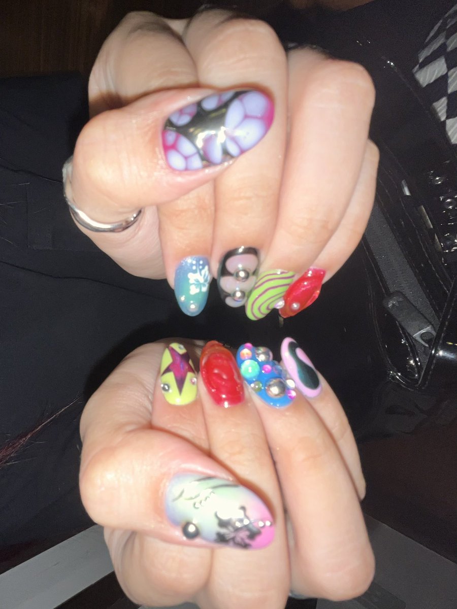 my nailsies 🌀💗💎🧞‍♀️🌺💕