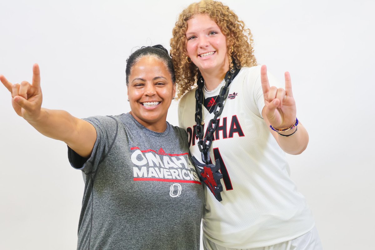 LillianMerow's tweet image. Committed!! Go Mavs🐂❤️‍🔥#uno @OmahaWBB