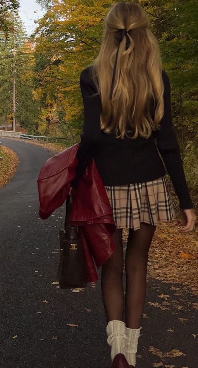 kiranaxia's tweet photo. skinny for fall 🍂🧡⋆.ೃ࿔*:･

⇢ ˗ˏˋ an autumn thinspo thread 🧵 for edtwt ࿐ྂ
dm for removal <3

♡ + ⟳ appreciated! 
follow for more cool threads 🤭 ifb https://t.co/LfJDPsorOq