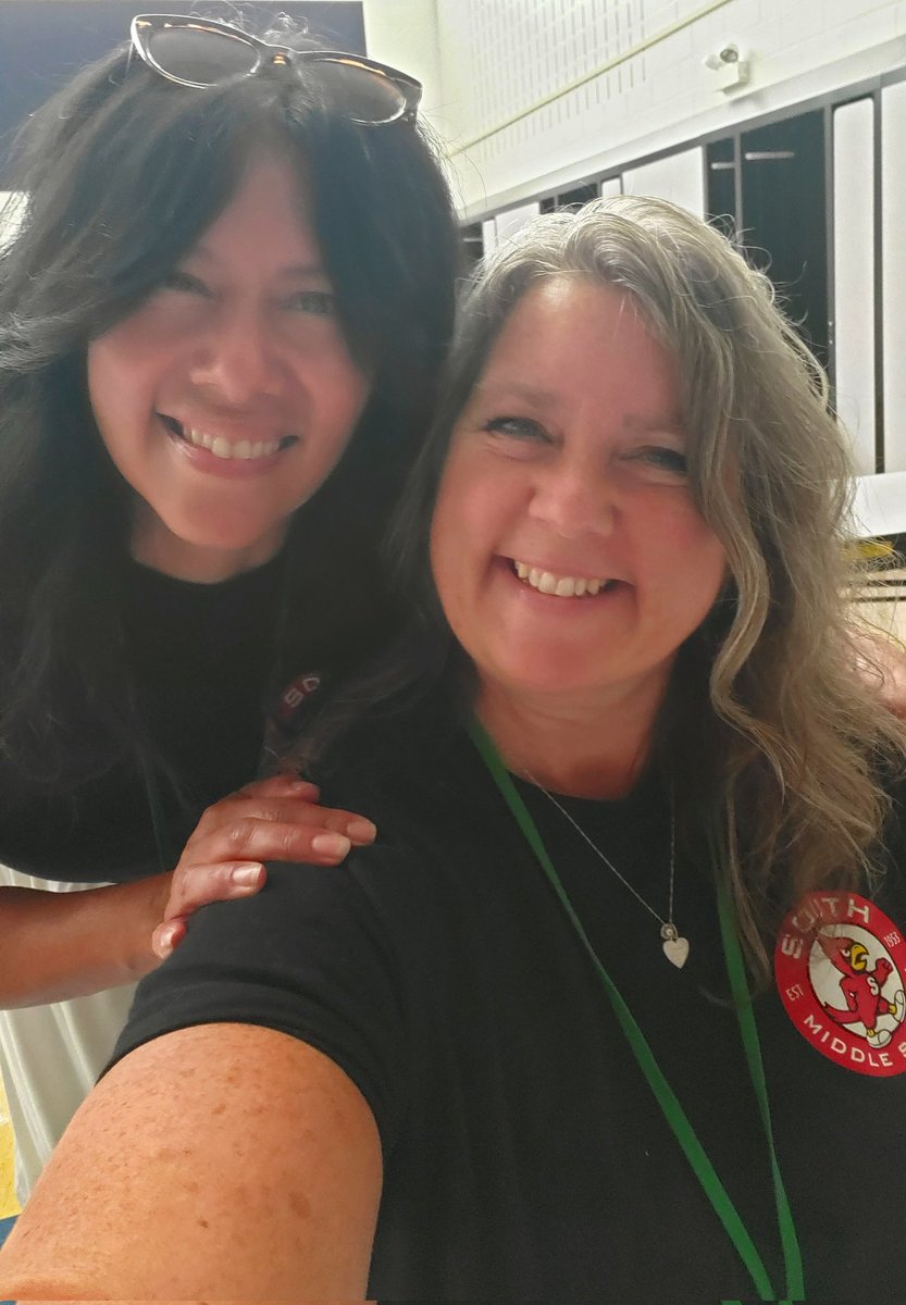 Back at the grind. Day 1 with my lovely friend <a href="/ZLauracz/">Laura Z 🌻</a>
Meetings.... meetings..Meetings... and more meetings😁
<a href="/ahsd25/">ArlingtonHeightsSD25</a>  <a href="/briankaye/">Brian Kaye</a> was the best way to end our day. 

#backatit #SchoolFamily  #25thyear #schoolbackin