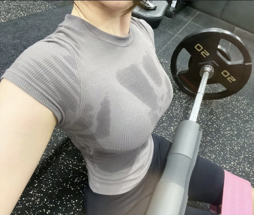 lluoouI's tweet photo. 要一起健身嗎？有的話扣1
#健身女孩 https://t.co/baXxZtQVfI