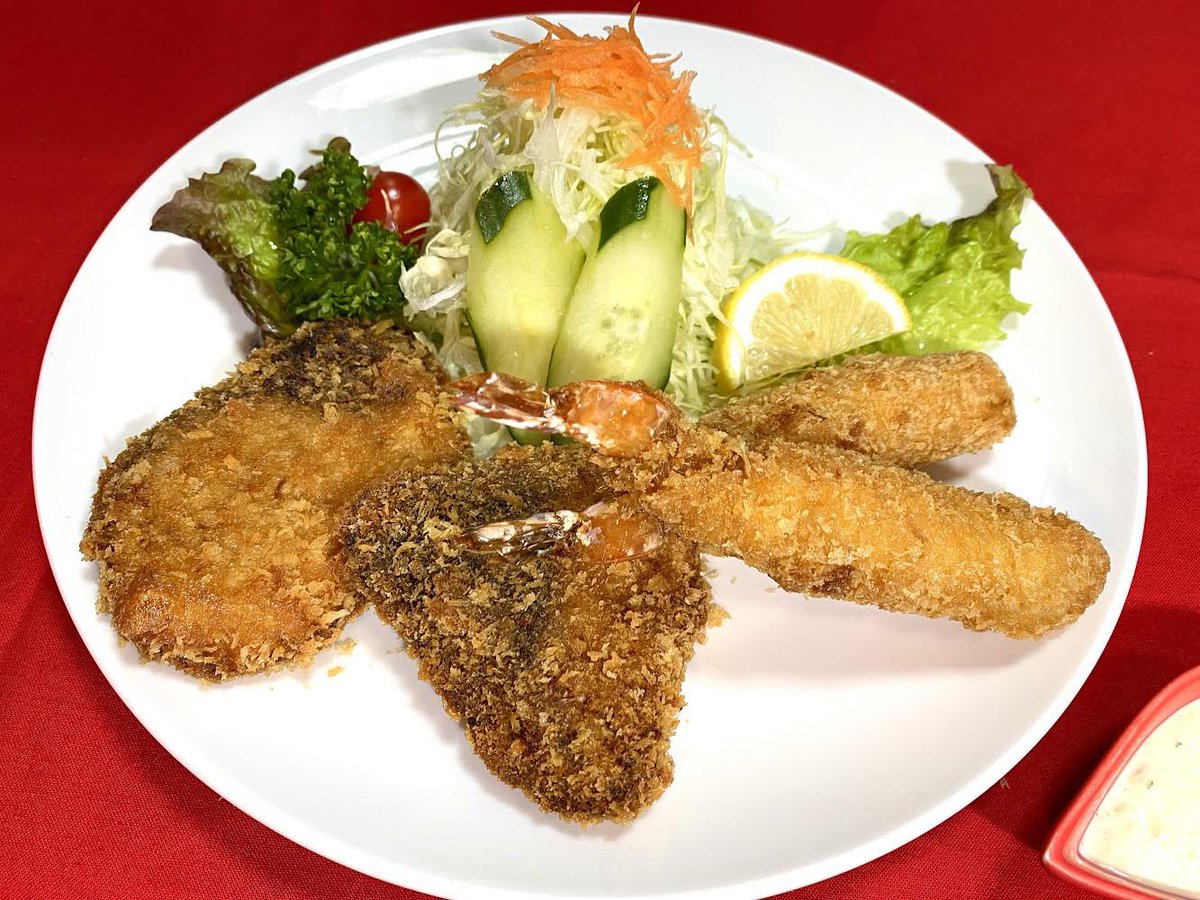 asashiomax's tweet photo. あさしお丸の定食軍の続きご紹介👩🏼‍🌾✨️

1.マグロカツエビフライ定食
2.あら煮定食
3.白身南蛮定食
4.エビフライチキン南蛮定食 https://t.co/ilLK582duo