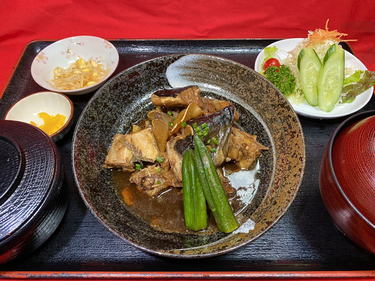 asashiomax's tweet photo. あさしお丸の定食軍の続きご紹介👩🏼‍🌾✨️

1.マグロカツエビフライ定食
2.あら煮定食
3.白身南蛮定食
4.エビフライチキン南蛮定食 https://t.co/ilLK582duo