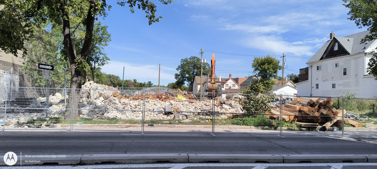 ketchum2003's tweet photo. They were clearing the rubble of the remaining demolished building of 579 McDermot today. https://t.co/WCo7DGWSAU