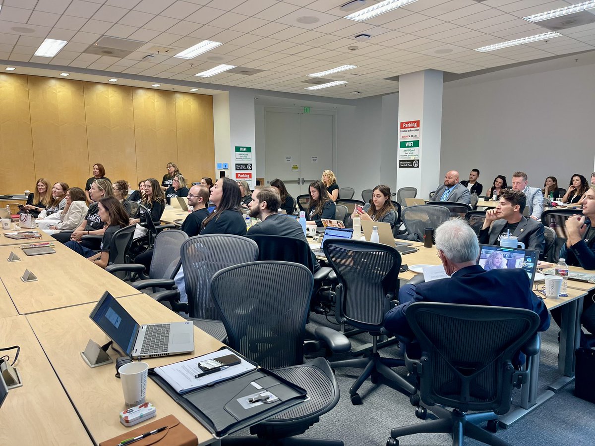 Teamsters_399's tweet photo. CASTING BY TEAMSTERS’ NEGOTIATIONS CONCLUDE FOR TODAY W/ DATES SCHEDULED THROUGH FRIDAY 👊💪
While our member-led negotiating committee fights in the room this week, we appreciate & feel the support of ALL Hollywood Labor.
#iStandWithCasting
#CastingByTeamsters https://t.co/3u9iVZ27d8