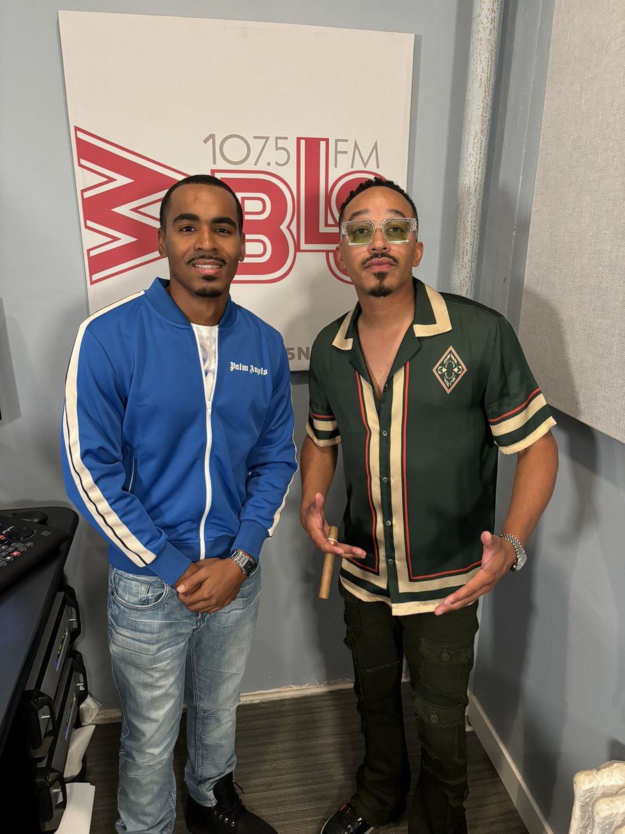 stefsaucy's tweet photo. Ive been hearing @OctoberTheKing for a while now and got to meet him. He’s got a new album otw 💽 and we had a world premiere of a unreleased song “she keeps calling” that slaps ‼️ #quietstorm #r&amp;b #music #wbls #vibes #octoberlondon #nyc https://t.co/lfB2y9DkX0