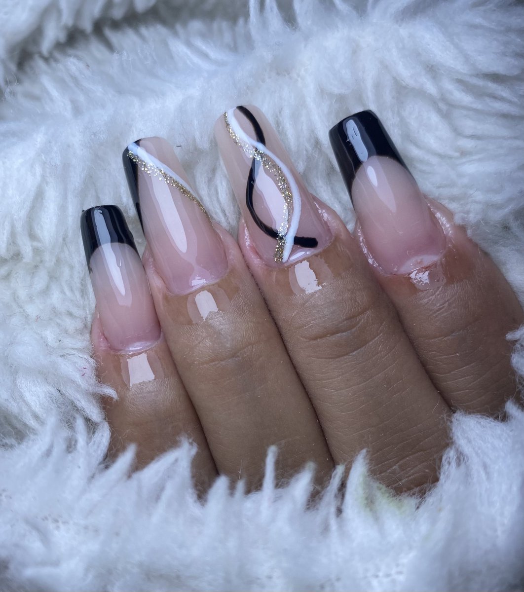 Gel na TIPS 🖤🤍
Rt pra ajudar o trabalho da amiga aqui
.
.
.

#nail #naildesign #toptags #nailart ##gliter #art #unhas #love #beauty #nailswag #Nailsdasemana #nailsdeluxo #nailsdelicadas #encapsulatednails #unhasdegelnatural