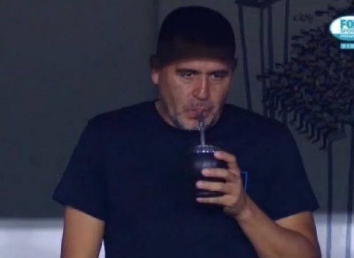 facupietro's tweet photo. No escuches a la gilada, el pueblo riverplatense está con vos 

RESISTA ROMAN https://t.co/iP7HFM5ADe