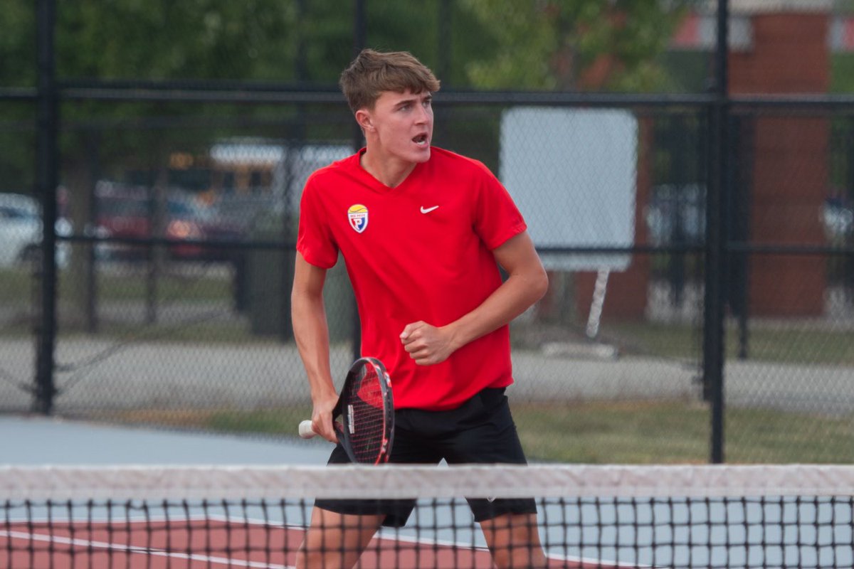 Quakers get it done 
Vs Avon 3-2. Big team Win tonight. 1 singles and both doubles teams get it done. Quakers on the Rise